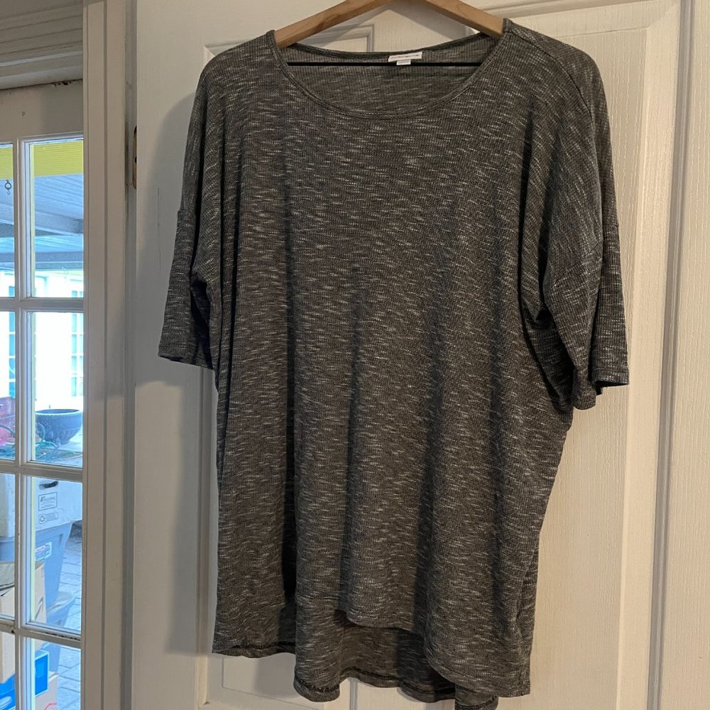 LuLaRoe Irma Top (M) - NO. 303